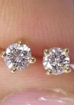 ♡煌めき♡新品未使用♡K18YG♡スワロジルコニア♡一粒ピアス♡