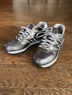 New Balance グレー スニーカー