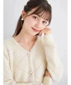 【新品タグ付き】パール付きラメアーガイルシャギーニットカーディガン　アイボリー