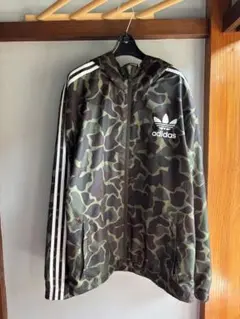 adidas originals迷彩柄 ジップアップナイロンジャケット