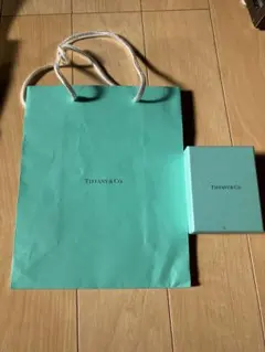 ティファニー箱とショッパー