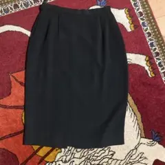 伊太利屋　黒の膝丈タイトスカート　サイズ9号