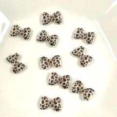 ホワイト　ヒョウ柄　レオパード柄　リボン　ネイルパーツ