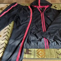 売り切り！NIKE 濃紺上下セット　柔らか素材　ジャージ　レディースMサイズ