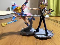 遊戯 & ブラック・マジシャン・ガール フィギュア