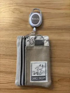 USJ 購入⭐︎PEANUTS スヌーピー パスケース リール付き　美品⭐︎