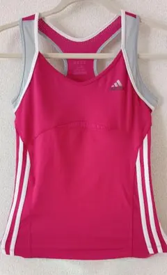 adidas レディス トップス 濃ピンク
