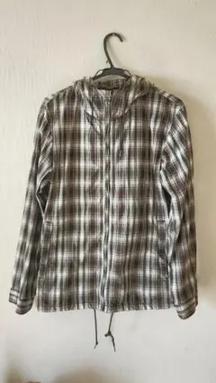 UNIQLO　ユニクロ　ジップアップ 薄手 グリーン系　パーカー