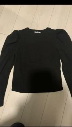 ZARA バルーンパフスリーブ 黒トップス