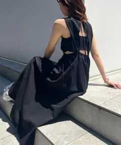 【着画】チコ バック開きデザインノースリロングワンピース ブラック