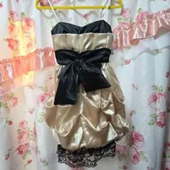 フリルドレス ベージュと黒