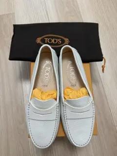 TOD'S レディース ローファー ホワイトのサムネイル