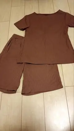 GU カップ付きトップス＆ショートパンツブラウンセットアップ