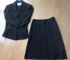 ナチュラルビューティーのスカートスーツ　M