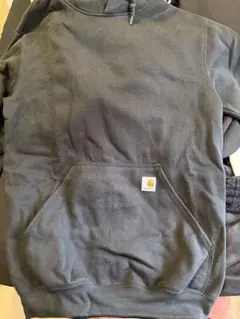 Carhartt ブラック フード付きパーカー