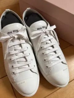 miu miu レザー スニーカー ホワイト　37 24cmのサムネイル