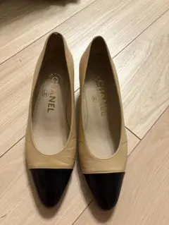 CHANEL バイカラーパンプス　23のサムネイル