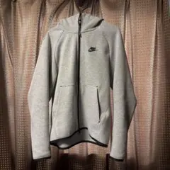 ナイキテックフリース グレー