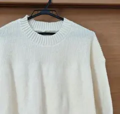 アイボリー　シンプル　ニット　セーター