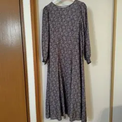 花柄長袖フレアワンピースのサムネイル