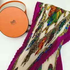 HERMES エルメス シルク スカーフ 森の狩猟 プリーツ加工 - メルカリ