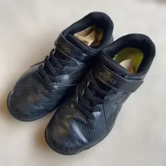 ASICS アシックス LAZERBEAM ブラックキッズスニーカー 22cm