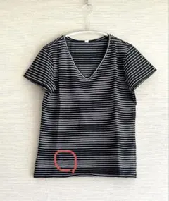 新品未使用【UNIQLO/ユニクロ】グレー・ボーダー・Ｖネック・半袖・Ｔシャツのサムネイル