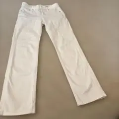 UNIQLO ホワイト スリムフィットデニム 22