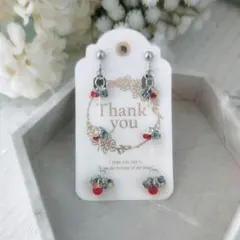 ファルファーレ/三連イヤリング/ブルー/イエロー/赤/まが玉ビーズ