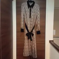 ZARA　幾何学模様のリボン付きワンピース