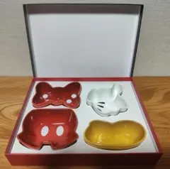 ル・クルーゼ　ディズニー ミッキー&ミニー ミニ・ディッシュ (4個入り)