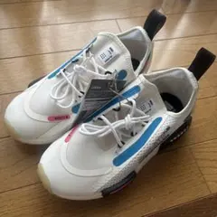 アディダス スニーカーのサムネイル