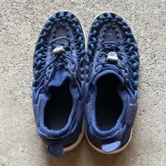 KEEN ネイビー 編み込みデザイン サンダル