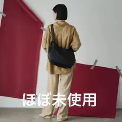 ほぼ未使用ラシットA4入るキルティングラウンドビッグショルダーバッグ金具ゴールド