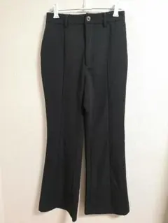 【未使用品】GUジーユー　センタープレスフレアパンツ　スラックス　ブラック　M