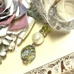 ♥︎No.011ネックレス春(花ガラス、紫、黄、青)ペリドットパール　ハンドメイド