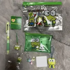 サンリオ　けろけろけろっぴ　鈴根付け　キーホルダー　スライドポーチ　ボールペン