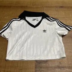 adidas ストライプ クロップドポロシャツ