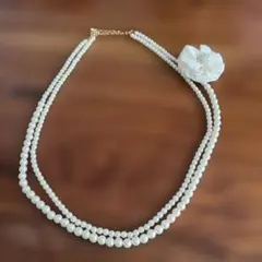 ホワイトパール二重ネックレス 花モチーフ　グリーンレーベル　卒業式、入学式