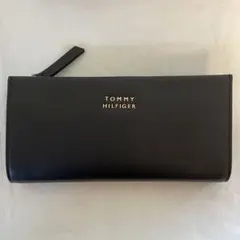 【新品】トミーヒルフィガー　長財布　箱付き　本革　高級感たっぷり　黒