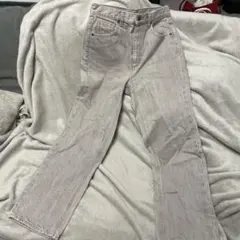 GU ハイライズストレートライトグレー デニムパンツ 27