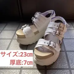 YOSUKE 厚底ベルティッドサンダル ホワイト