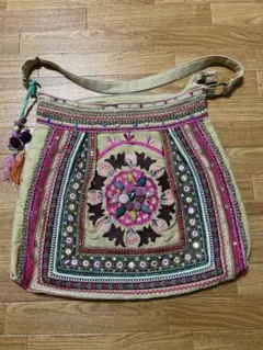 エスニック刺繍 ショルダーバッグ タッセル付き　rosebudのサムネイル
