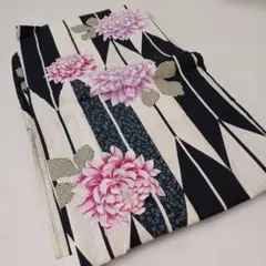 クリーニング済　レディース浴衣 　黒白ストライプに花柄