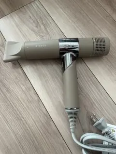 ♥️人気のKINUJO ヘアドライヤー オフホワイトKH001♥️2053 ♥️人気のKINUJO ヘアドライヤー オフホワイトKH001♥️2053 - メルカリ