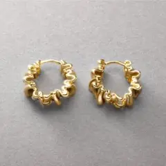 ゴールドクリース　フープピアス　波状　　低アレルギー素材