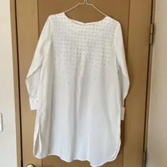フェリシモ　刺繍入りチュニック (ホワイト)のサムネイル
