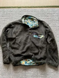 フリースプルオーバー ダークグレー フローラル裏地