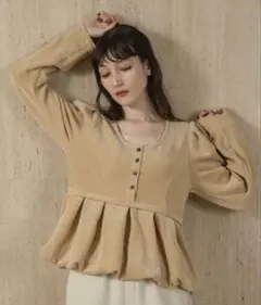 【完売品/極美品】lawgy ユーネックバルーンコーデュロイトップス ベージュのサムネイル
