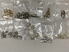 ビーズ　チャーム　詰め合わせ　手作り10袋 パールの花弁　ゴールド色　シルバー色